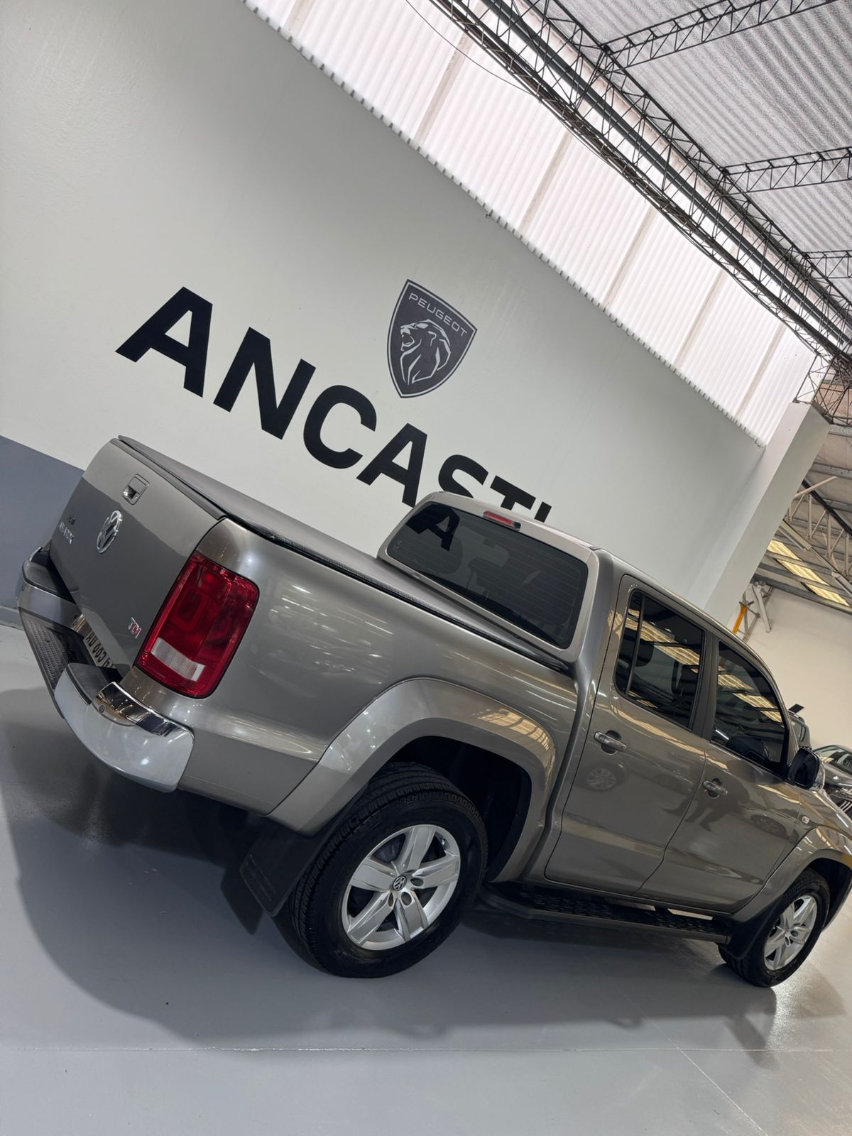 AMAROK HIGHLINE 4X2 180HP