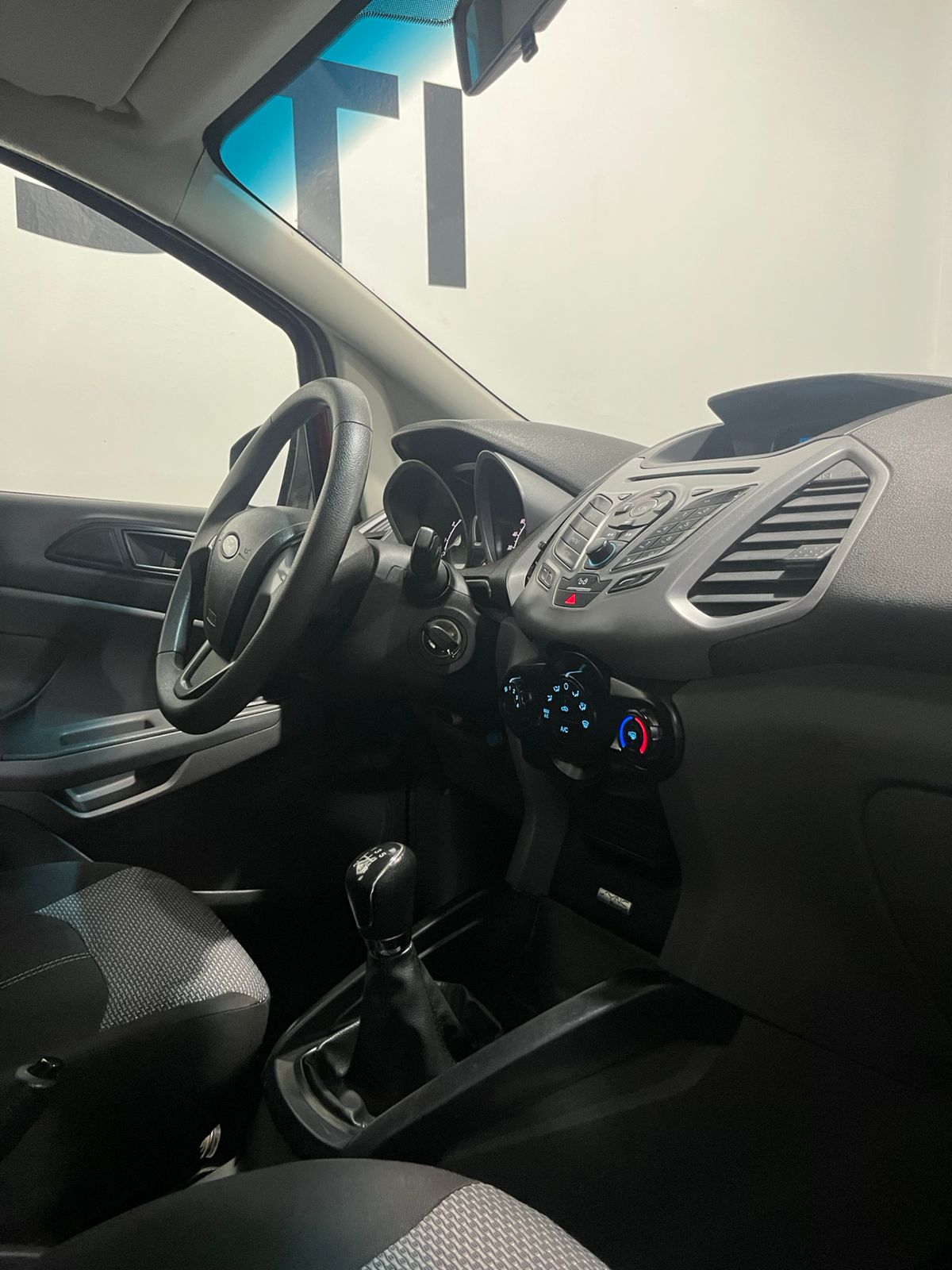 ECOSPORT 1.6L MT