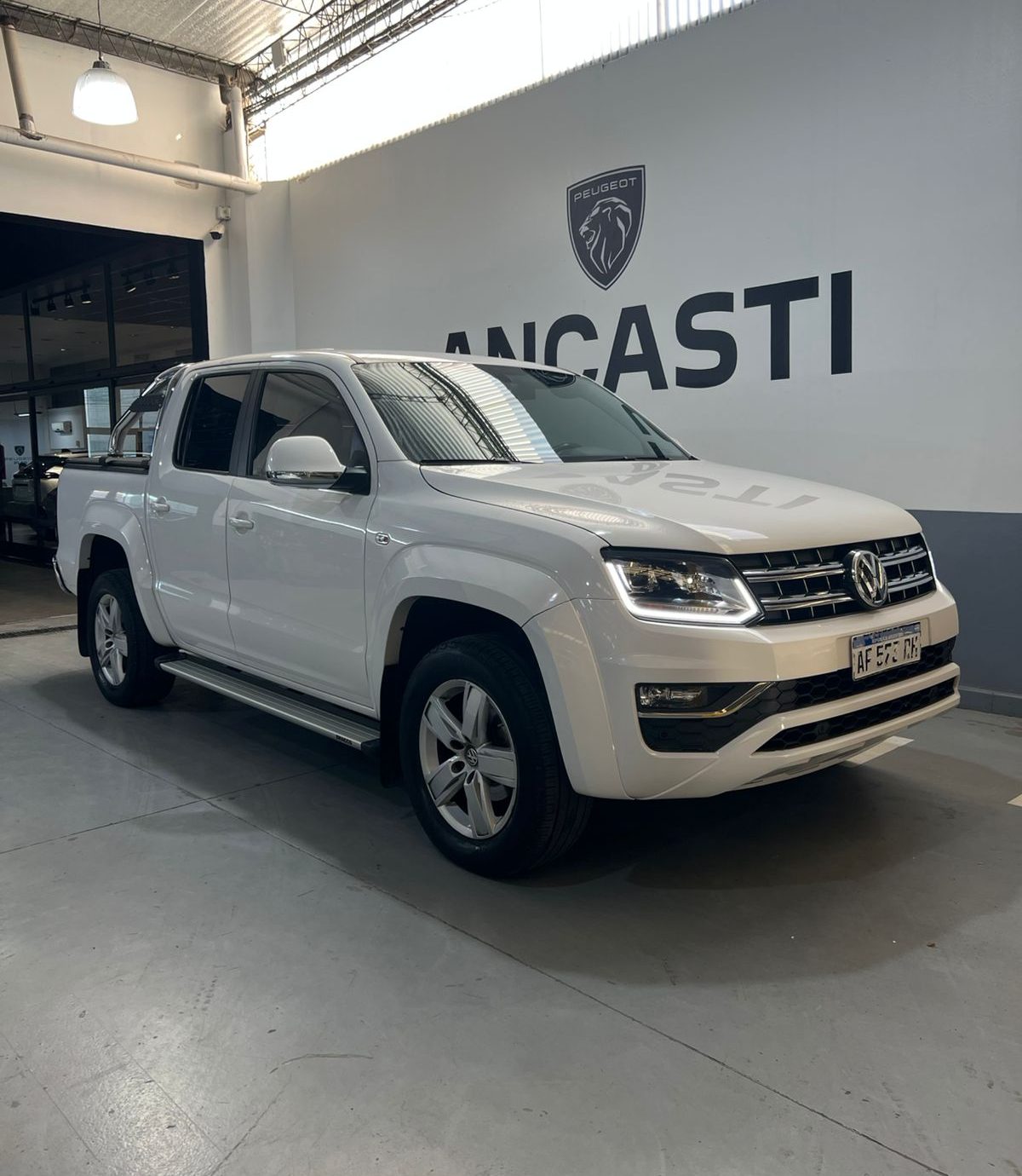AMAROK COMFORTLINE 4X2 AUT 2.0L TDI 180 CV (VENDIDO)