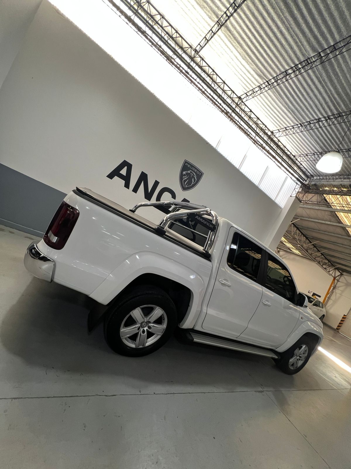 AMAROK COMFORTLINE 4X2 AUT 2.0L TDI 180 CV (VENDIDO)