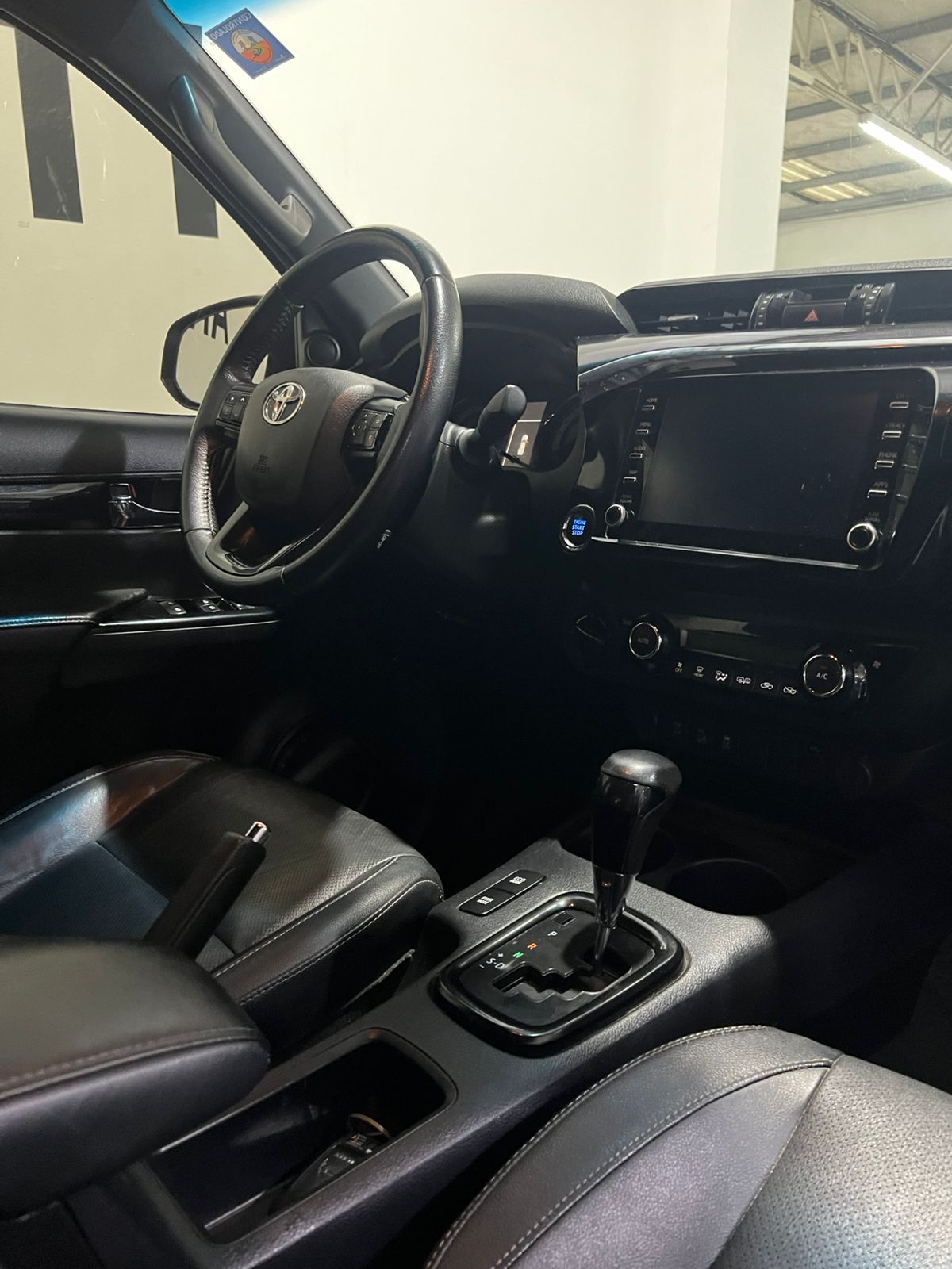 HILUX 4X4 D/C SRX 2,8 TDI 6 A/T (VENDIDO)