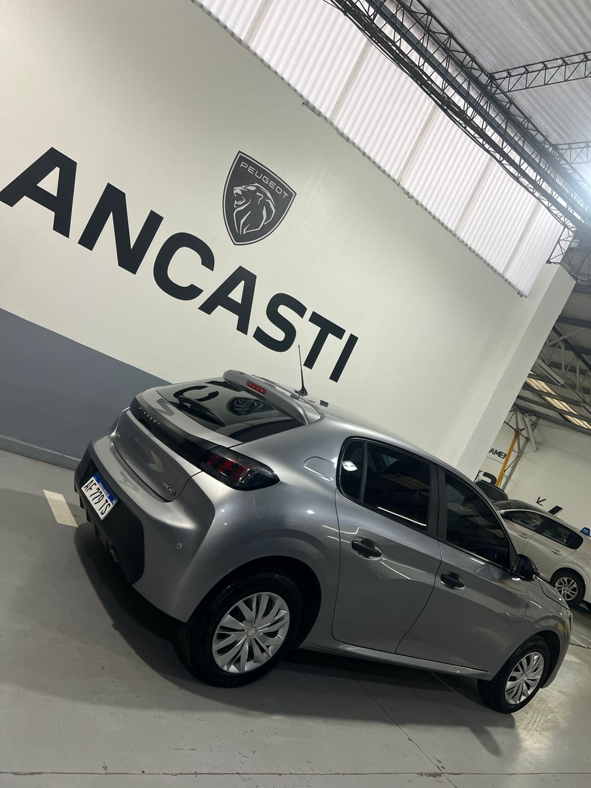208 NEW LIKE 1.2L AM23.5 (VENDIDO)