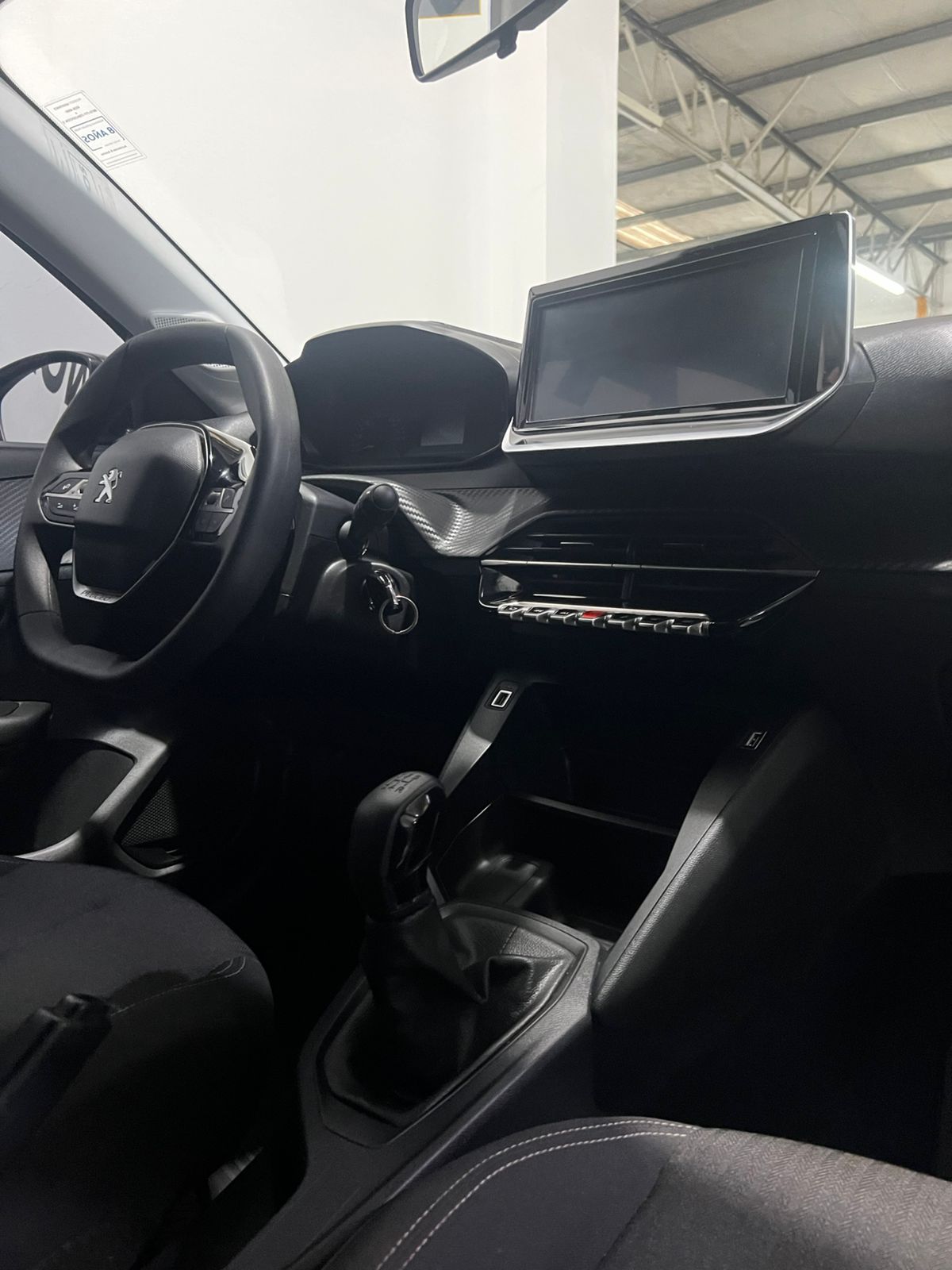 208 NEW LIKE 1.2L AM23.5 (VENDIDO)
