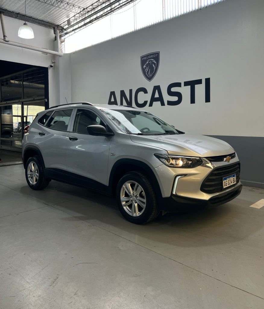 TRACKER 1.2T AT - Imagen 1