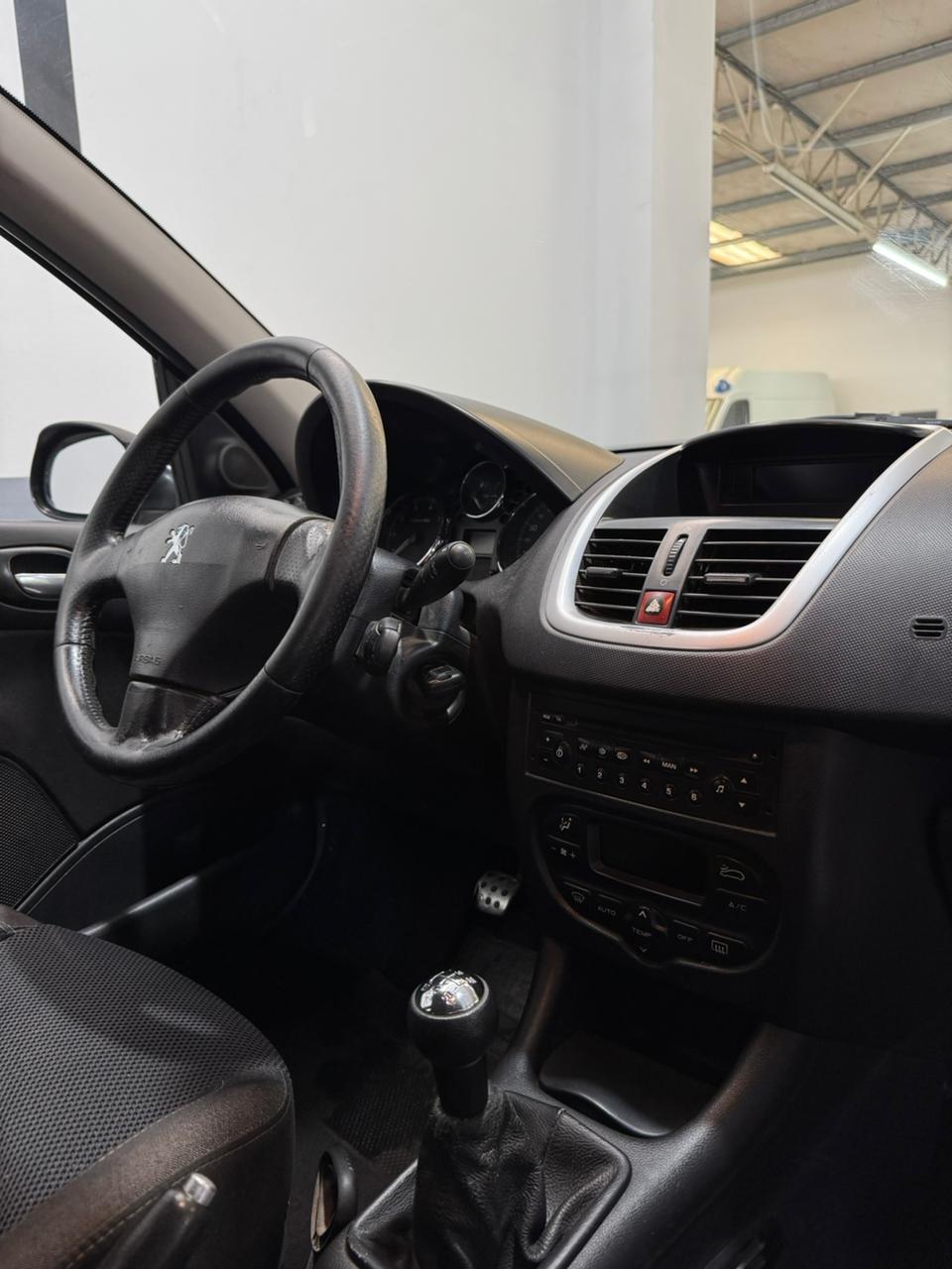 207 COMPACT XT 1.6 5P