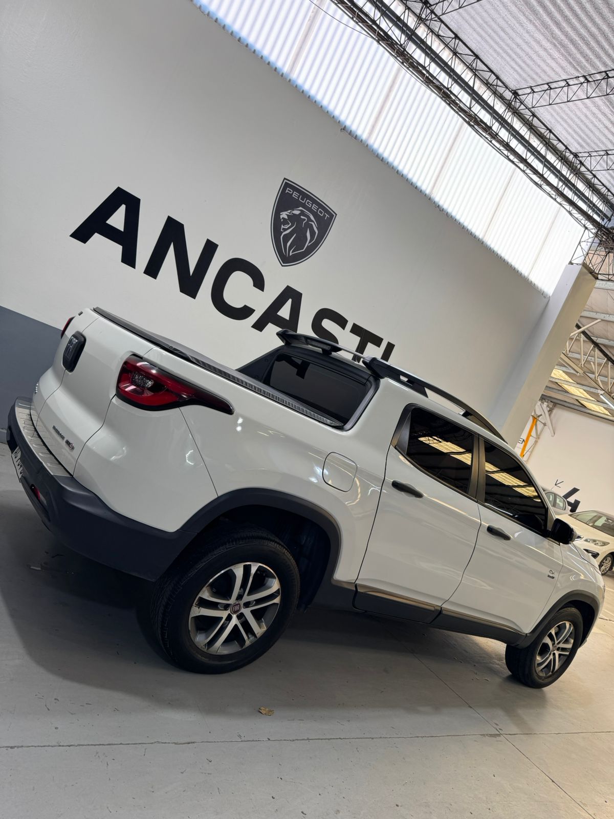 TORO FREEDOM 2.0 16V 4X4 AT9