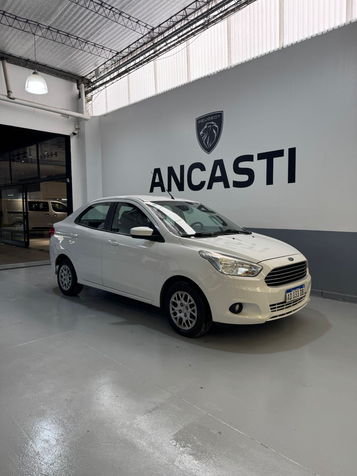 KA SEDAN 1.5 SE