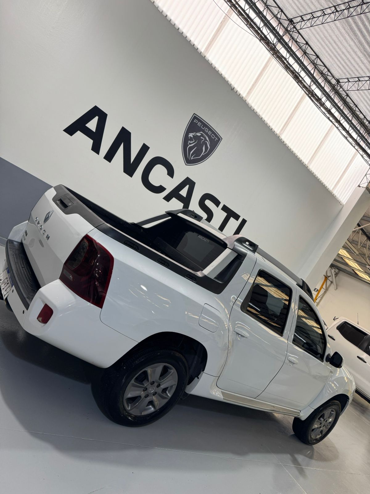 DUSTER OROCH PRIVILEGE 2.0 CON GNC