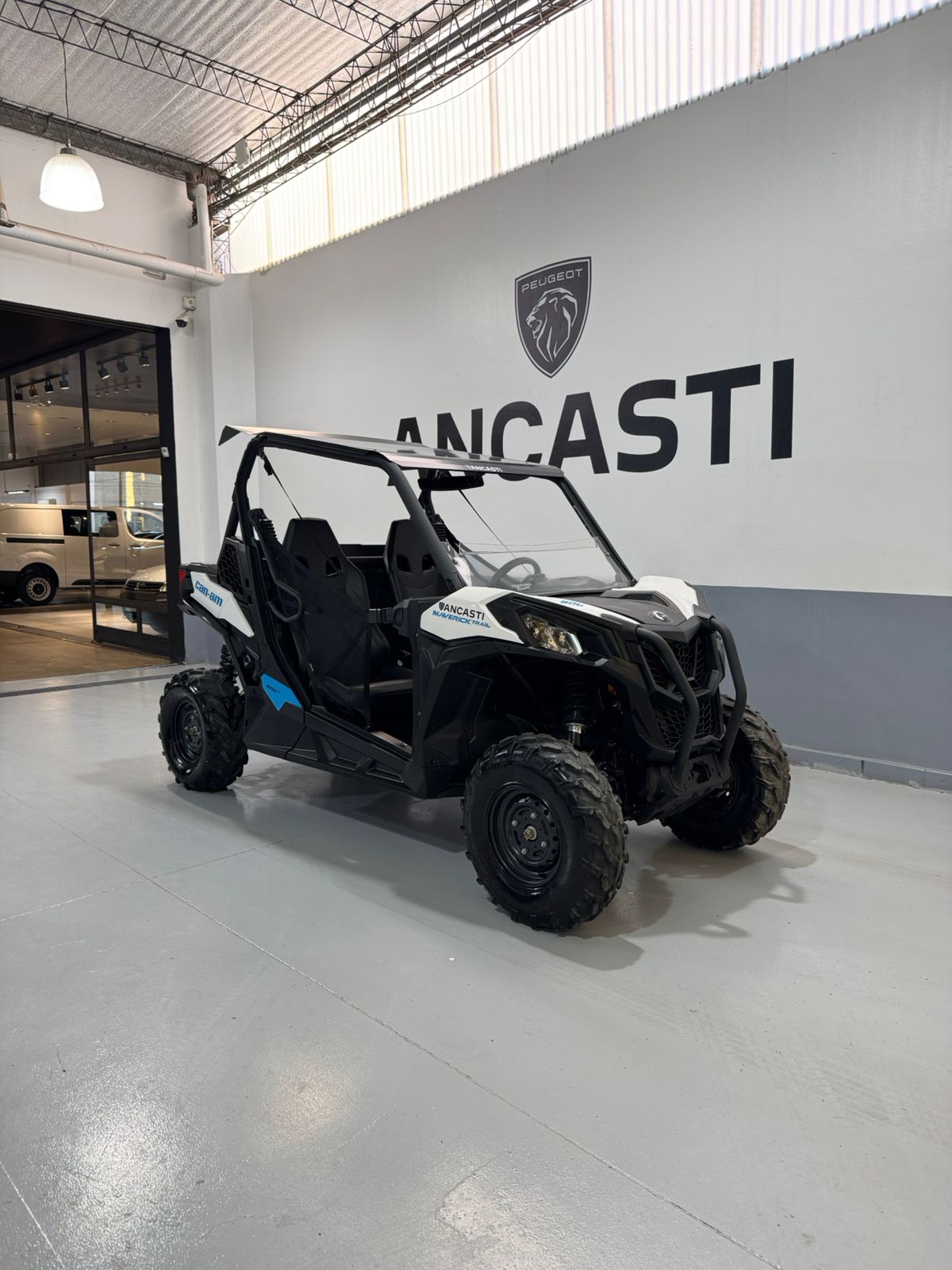 CAN-AM MAVERICK TRAIL UTV