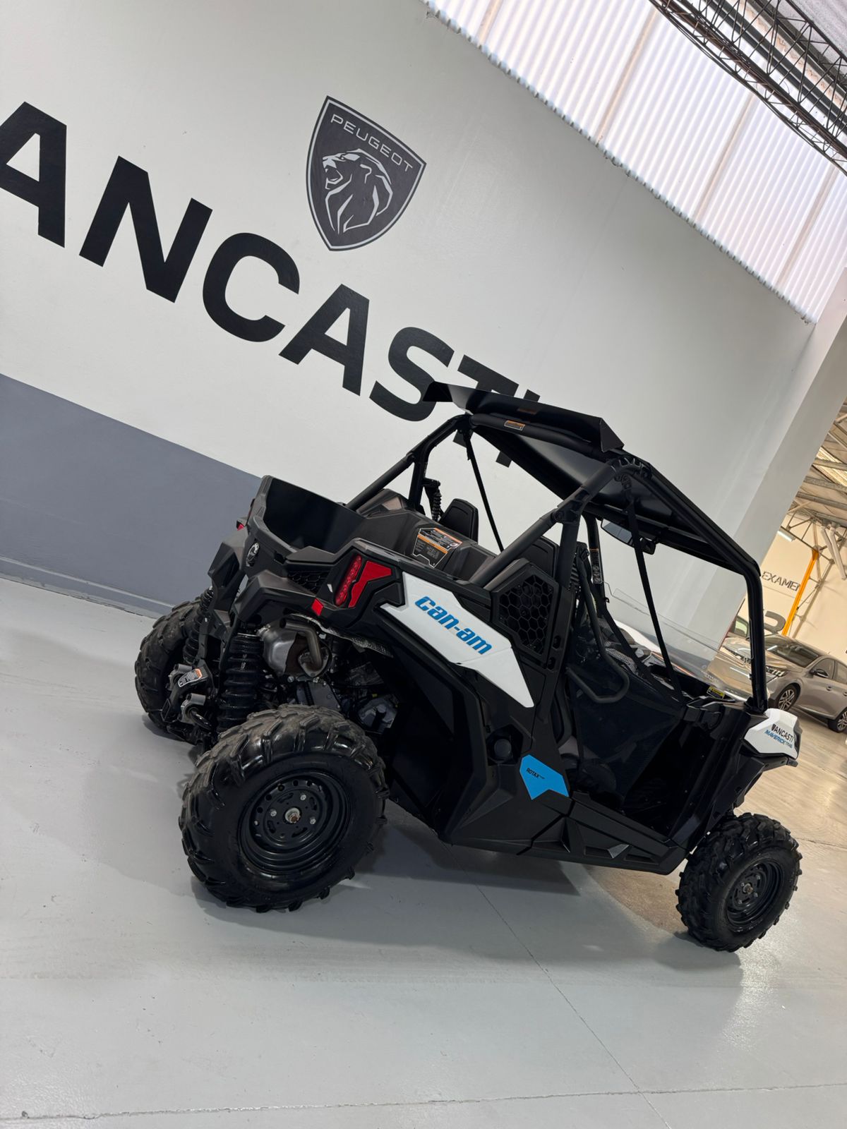 CAN-AM MAVERICK TRAIL UTV