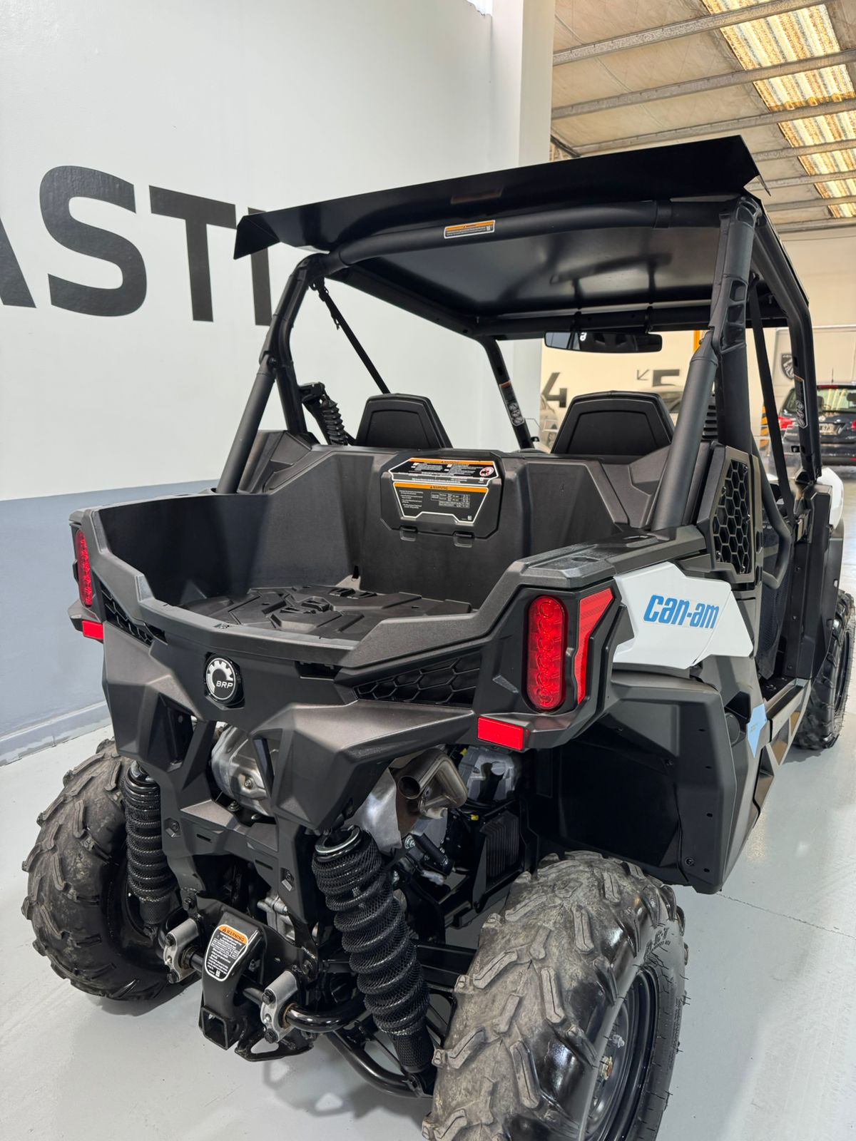 CAN-AM MAVERICK TRAIL UTV