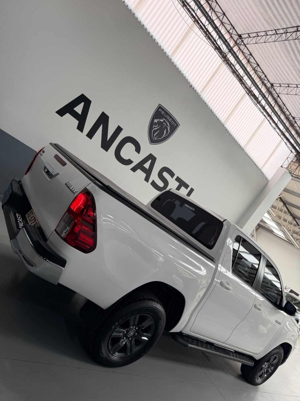 HILUX 4X2 DC SR 2.4 TDI 6 AT