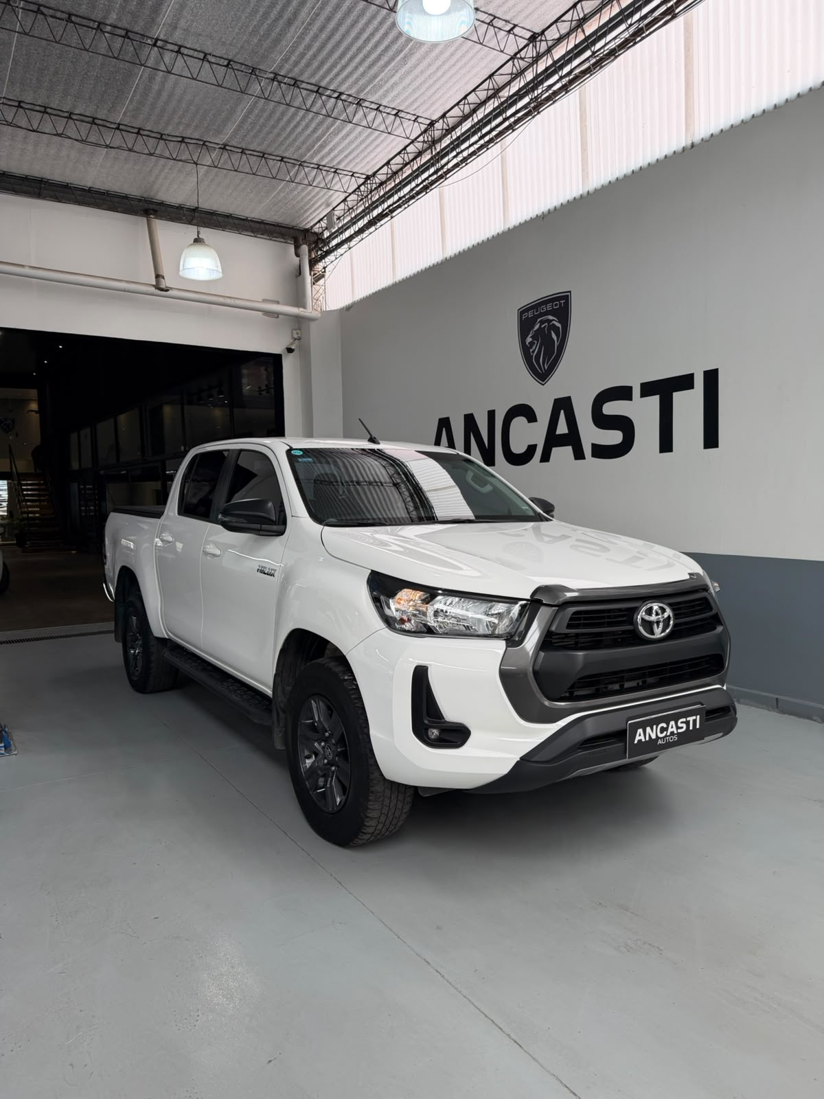 HILUX 4X2 DC SR 2.4 TDI 6 AT